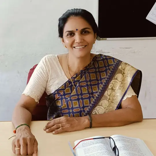 02. Dr. Hema Makwana